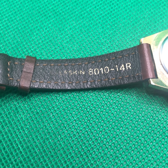 Ladies Guess Watch- green dial, gold/silver tone - Picture 8 of 12